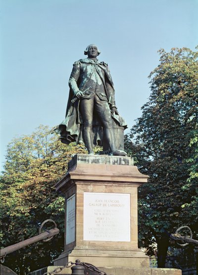 Statue von Jean Francois de Galaup (1741-88) Graf von La Perouse auf dem Place Laperouse von Nicolas Bernard Raggi